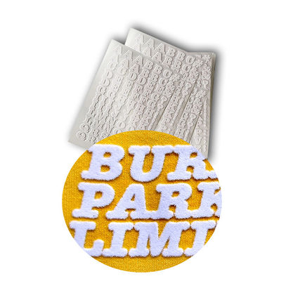 Autocollant fait sur commande de lettres de label de transfert de chaleur du silicone 3d pour le sac d'habillement de T-shirt de métier de DIY