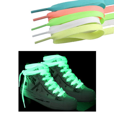 La lueur dans le polyester lumineux fluorescent de chaussure de dentelles de ficelles de nuit foncée de la corde 80cm 100cm 120cm a tressé