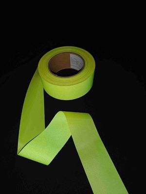 la bande réfléchissante de polyester réfléchissant de tissu de  High Visible Colorful pour des vêtements met en sac le chapeau