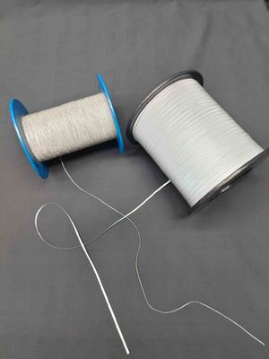 Fil réfléchissant de fil de machine à coudre pour l'animal familier léger de tissage de lueur de tissu de vêtements de broderie