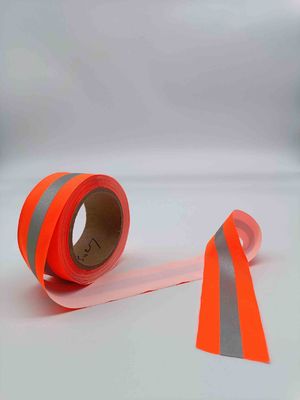 Cousez sur l'orange blanche argentée de ruban de sangle réfléchie de bande