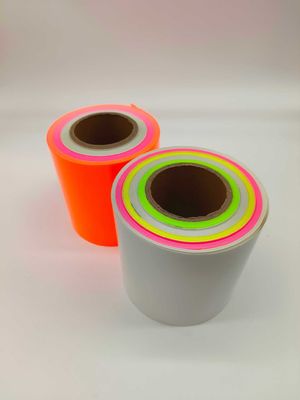 Lueur adhésive de vinyle de film de SIÈGE POTENTIEL D'EXPLOSION photoluminescent de bande dans les bandes adhésives foncées gravant G150