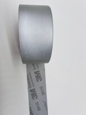EN20471 Certifié OEKO-TEX 9910 9920 Tissu réfléchissant argenté pour vêtements